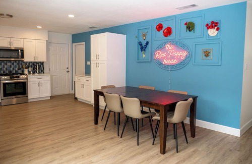 Georgetown House | The Red Poppy House