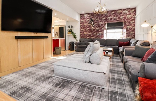 Carnforth Cottage | THE RED WELL COUNTRY INN, pet friendly, with hot tub in Carnforth