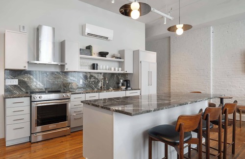 West Main Historic District Apartment | The Reserve on Main | Private Luxe Floor 12 guests