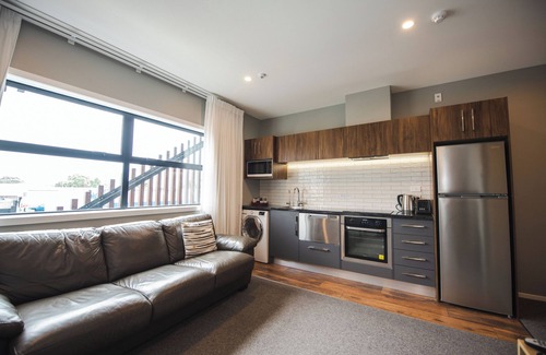 Fitzroy Apartment | The Residence Fitzroy - Pull out sofa/one bedroom - Sky Tv (Apt 3)