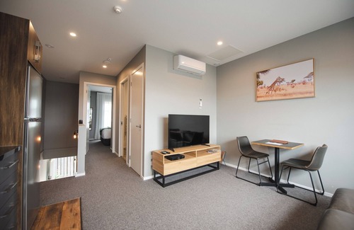 Fitzroy Apartment | The Residence Fitzroy - Pull out sofa/one bedroom - Sky Tv (Apt 3)