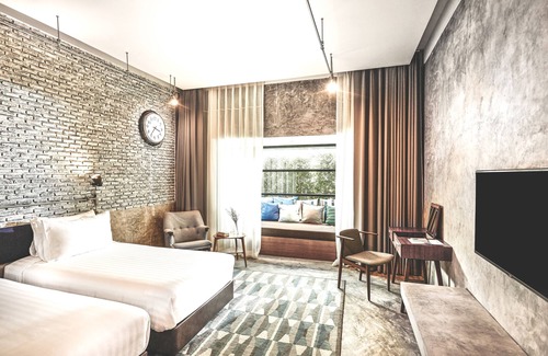 Khao Takiab Hotel | The Restro