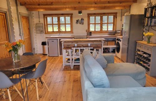 Aldborough House | The Retreat 1 bed cabin in the woods