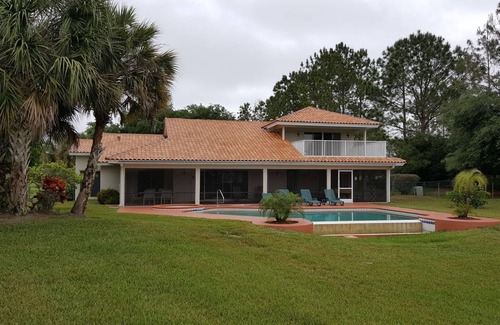 Groveland House | The Retreat at Swiss! Ski, Golf, Swim, Relax!