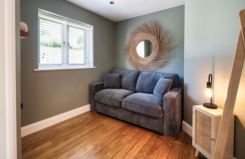 Cardigan Apartment | The Retreat - high-end and beautifully presented homestay near Cardigan