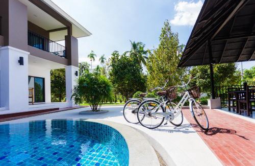 Khuk Khak Beach Hotel | The Retreat Khaolak Resort - SHA Extra Plus
