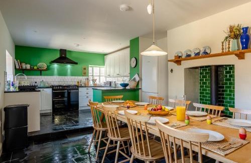 Burton Bradstock House | The Retreat - M