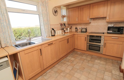Embleton Cottage | THE RETREAT, pet friendly, with pool in Embleton