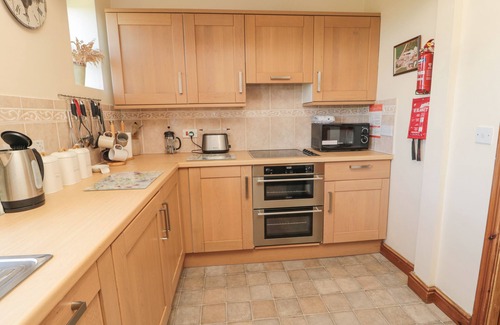 Embleton Cottage | THE RETREAT, pet friendly, with pool in Embleton