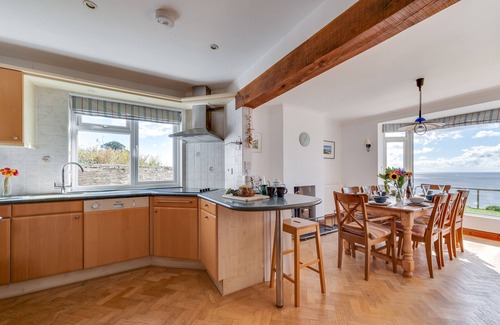 Polruan House | The Ridge - Four Bedroom House, Sleeps 8