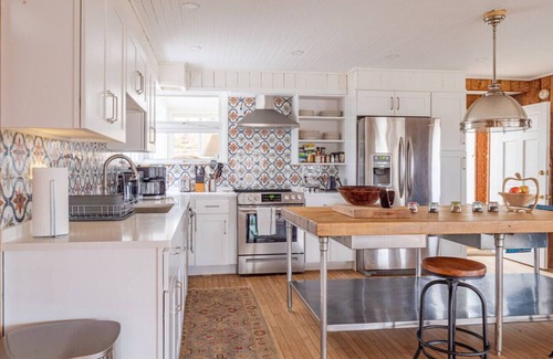 Saugerties House | The Ridge House: Hot Tub, Fireplace, WiFi, Deck