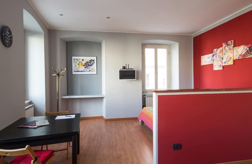 Barriera Vecchia-San Giacomo Apartment | The Rifugetto Trieste - holiday home
