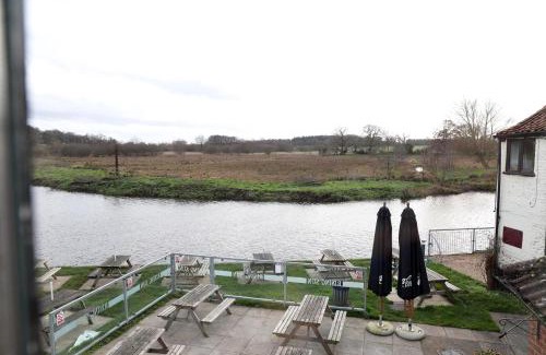 Coltishall Hotel | The Rising Sun