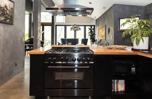 Three Rivers House | The River Palace - A Genius Getaway