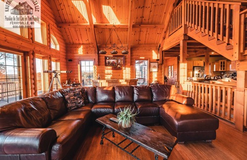 De Soto Cabin | The River View Lodge Sun Set Views over Looking Mississippi River Romantic