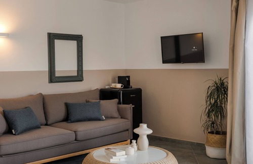 Skiathos Hotel | The Rock