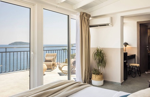 Skiathos Hotel | The Rock