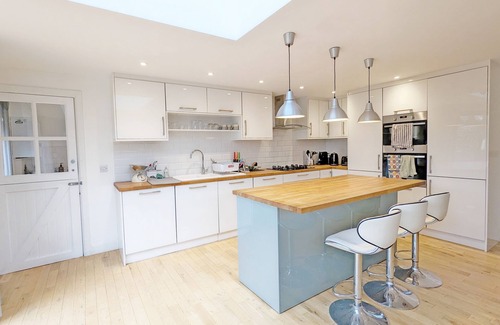East Wittering Cottage | The Rock House - a family house that sleeps 8 guests in 3 bedrooms