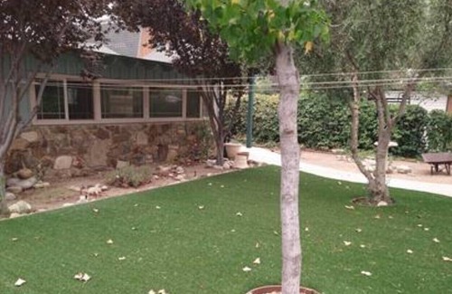 Kernville Cabin | The Rock House: Cozy cabin right on the river!