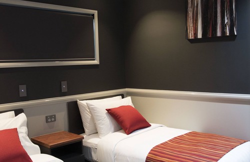 Charleville Hotel | The Rocks Motel