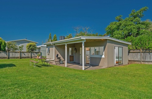 Hahei Cottage | The Rookery - Hahei Holiday Home