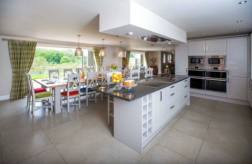 Chelmarsh Cottage | The Rookery - sleeps 20 guests in 9 bedrooms