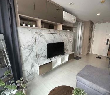 Bang Chak Apartment | The Room Sukhumvit 64 Punnawithi