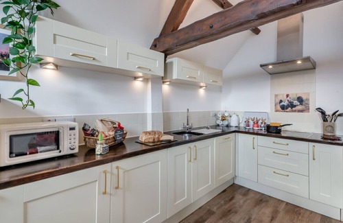 Normanby House | The Roost - One Bedroom House, Sleeps 2