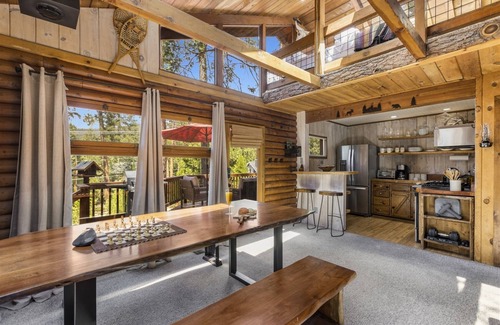 Idyllwild Cabin | The Rose Cabin with a spa