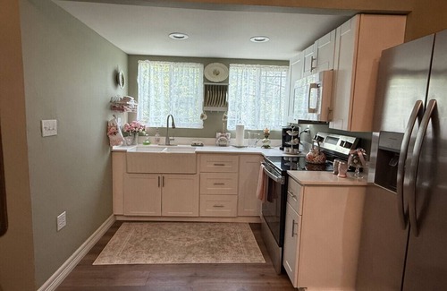 Guthrie Apartment | The Rose Cottage at The Carriage House