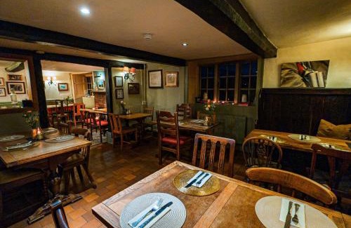 Sherborne Hotel | The Rose & Crown In Trent