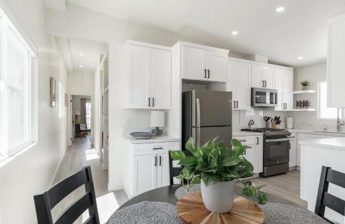 Beach Barber Tract House | The Rosemont IV - La Jolla Luxury