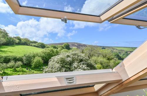 Hele House | The Round House - Heale Farm