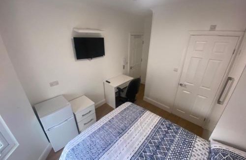 Yeading House | THE ROYAL BOUTIQUE HEATHROW LODGE by LONDON SLEEP 10