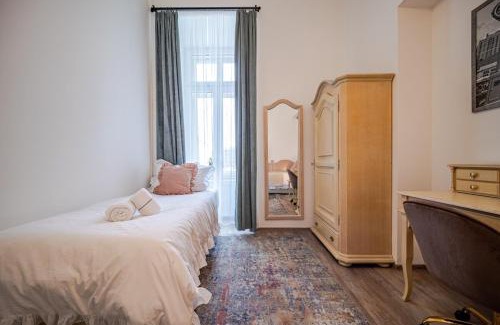 Kosice Old Town Apartment | The Royal Hlavna Balcony Apartment Parking