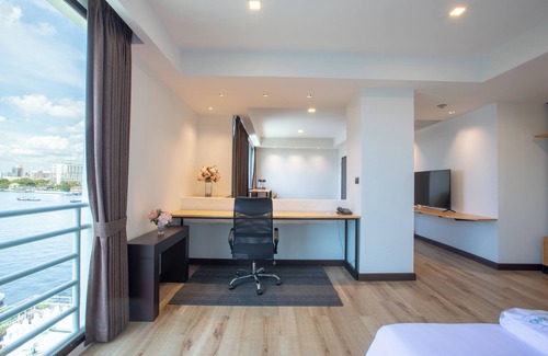 Bang Phlat Hotel | The Royal River Hotel