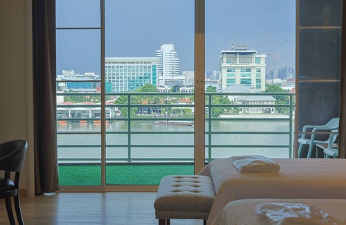 Bang Phlat Hotel | The Royal River Hotel