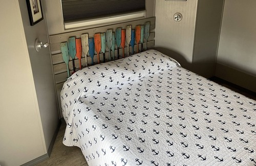 Dandridge RV Rental | The Sailboat! Lakeside Tiny Cottage with private dock and firepit!