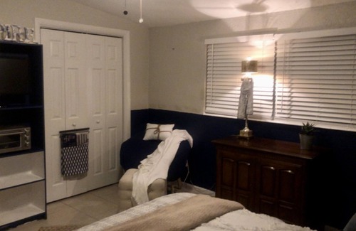 Bee Ridge Bed & Breakfast | The Sailor’s Cove: A cozy B&B where you can feel at home.