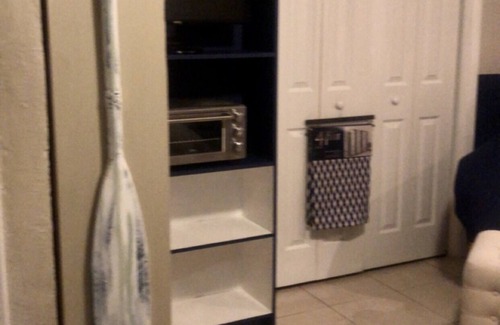 Bee Ridge Bed & Breakfast | The Sailor’s Cove: A cozy B&B where you can feel at home.