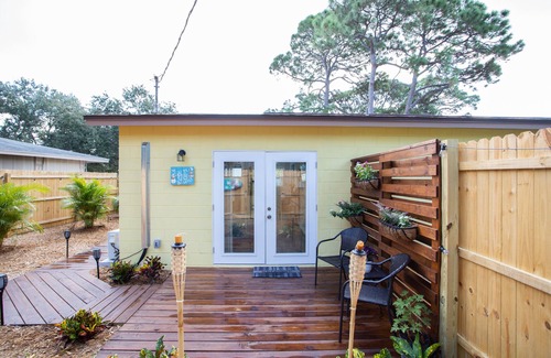 Lakewood Estates Apartment | The Salty Crab Studio