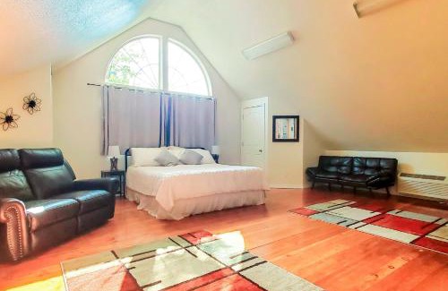 Cave Junction House | The Sasquatch Loft