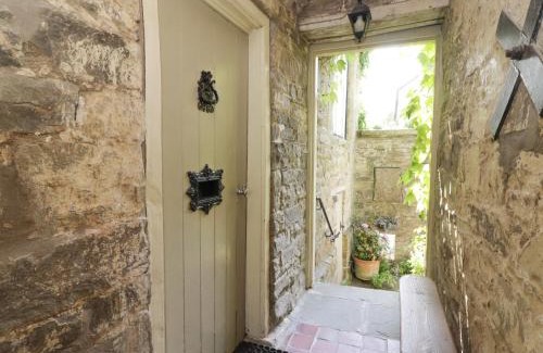 Kington Apartment | The School Room