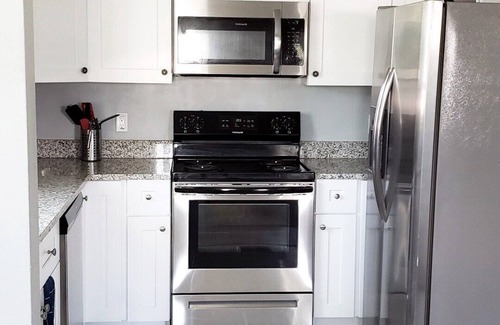 Smith's Memento House | The SeaEsta Beach House Apt 1 1st Floor first floor