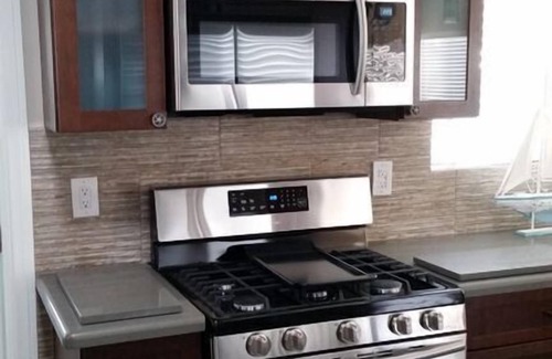 Crown Point House | The Seagull House - Steps away from Sail Bay - A/C - Ample Parking!