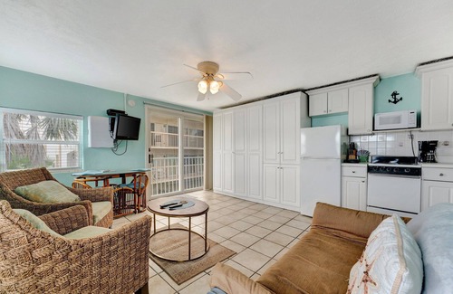 Clearwater Beach Hotel | The Seashell Suites