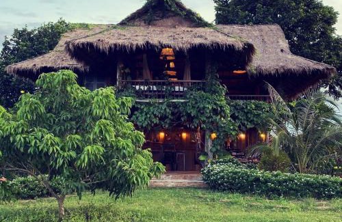Pong Teuk Commune Bed & Breakfast | The Secret Garden Retreat