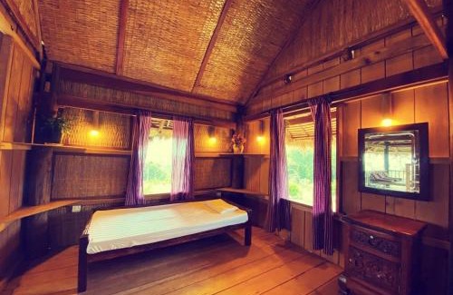 Pong Teuk Commune Bed & Breakfast | The Secret Garden Retreat