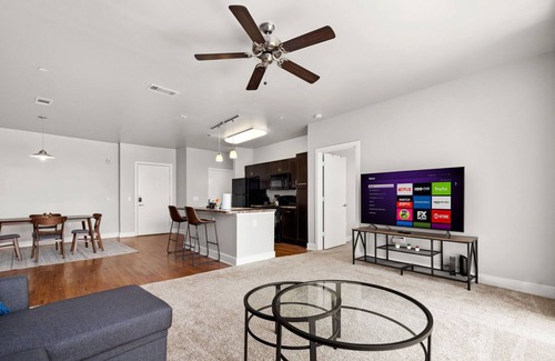 King William Apartment | The Selena: Riverwalk Loft