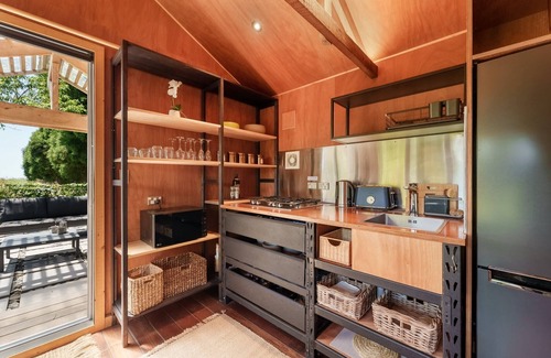 Matapihi Cabin | The Shed Guest House